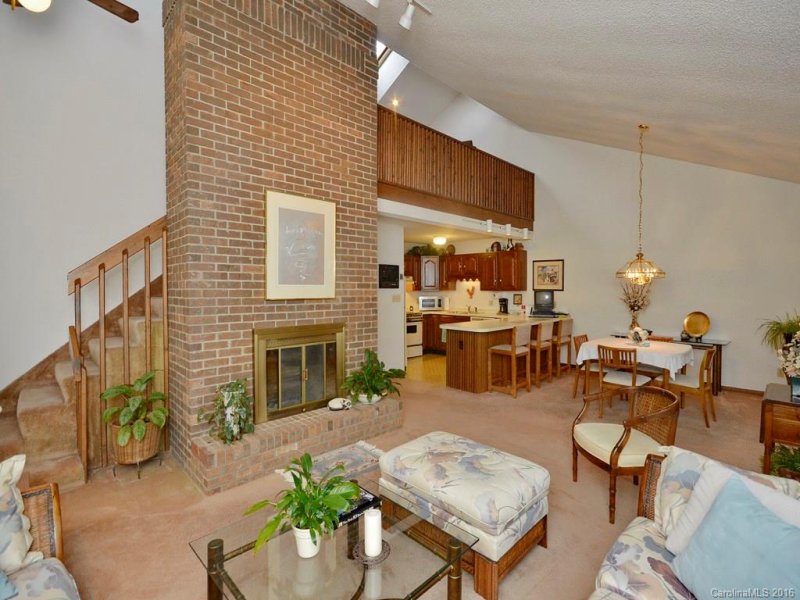 Property image 5 at 303 Woodfield Drive, Asheville, NC 28803