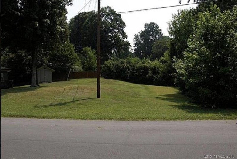 Property image 2 at 3130 Maywood Drive, Charlotte, NC 28205