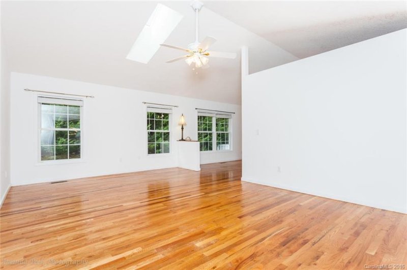 Property image 3 at 95 Allen Paul Drive, Hendersonville, NC 28791