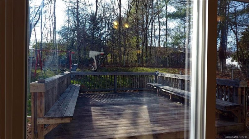 Property image 4 at 38 W Broadleaf Drive, Hendersonville, NC 28739