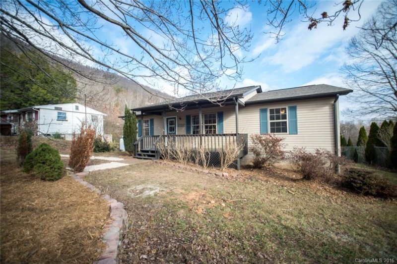 Property image 2 at 33 Deavermont Circle, Asheville, NC 28806