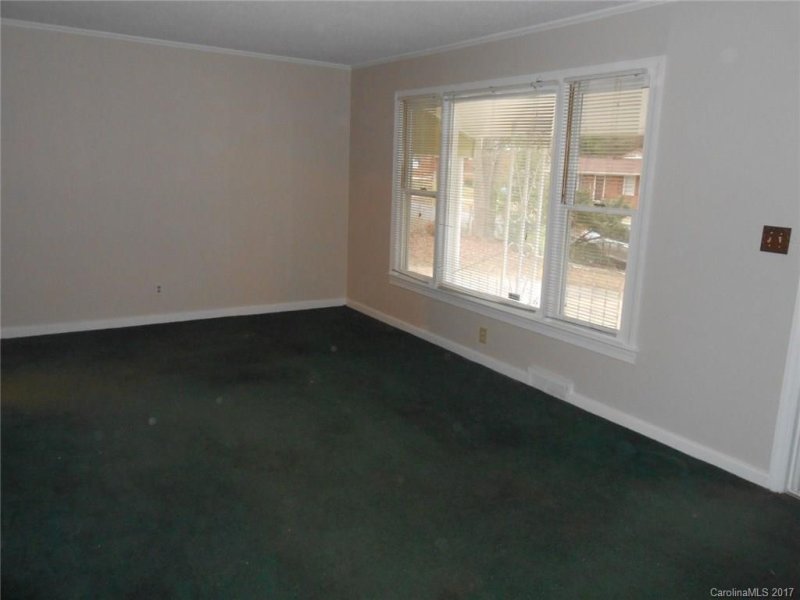 Property image 3 at 827 Wilbrown Circle, Charlotte, NC 28217