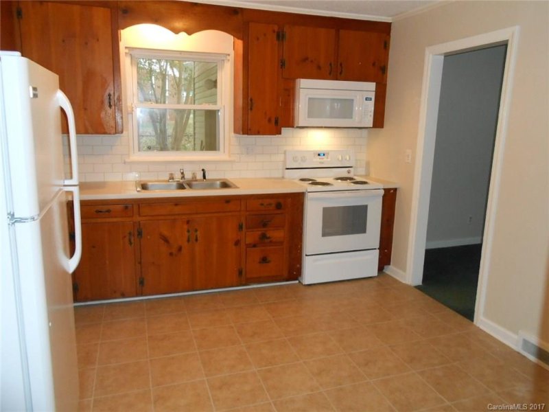 Property image 4 at 827 Wilbrown Circle, Charlotte, NC 28217