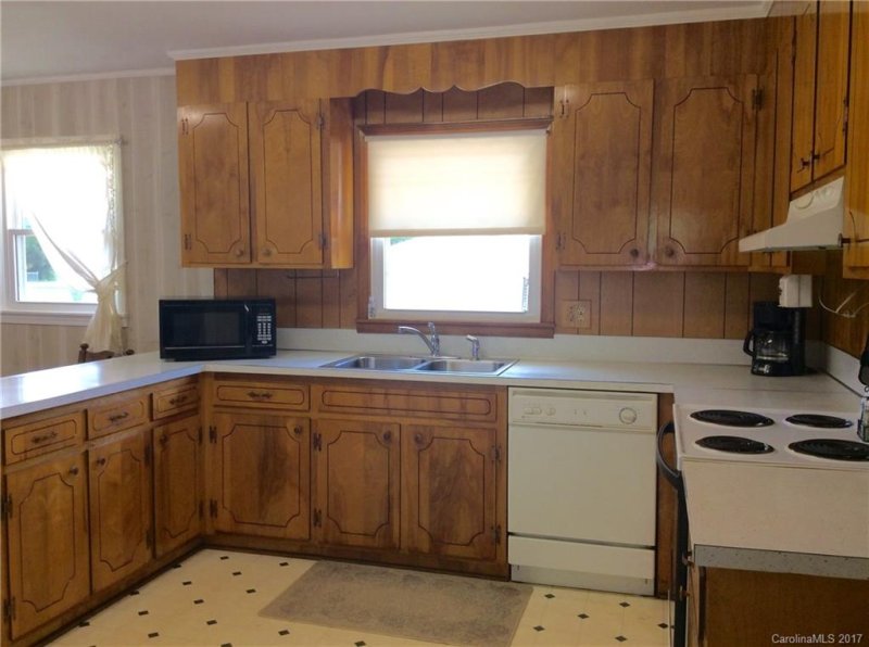 Property image 2 at 563 Dixie Drive, Mooresville, NC 28115