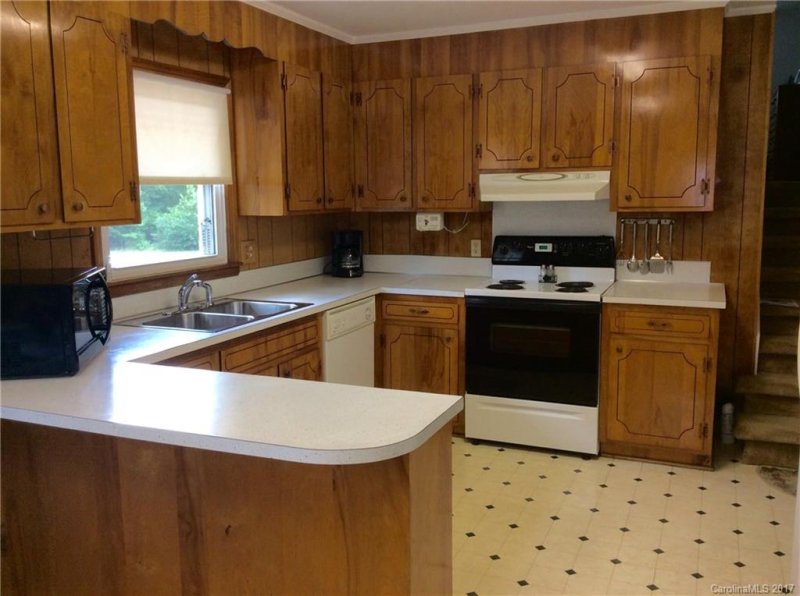 Property image 3 at 563 Dixie Drive, Mooresville, NC 28115