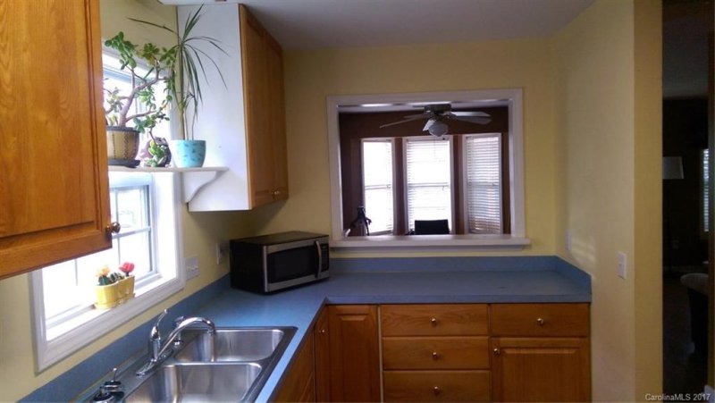 Property image 5 at 513 Underhill Lane, Mooresville, NC 28115