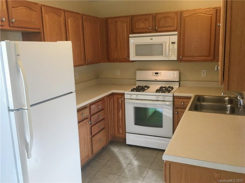 Property image 3 at 112 Rotunda Circle, Asheville, NC 28806