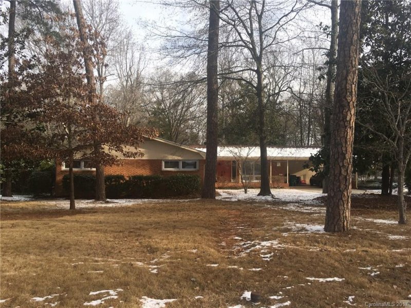 Property image 2 at 1300 Lynbrook Drive, Charlotte, NC 28211