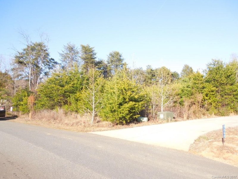 Property image 2 at 5252 Ridge Lane Circle, Sherrills Ford, NC 28673