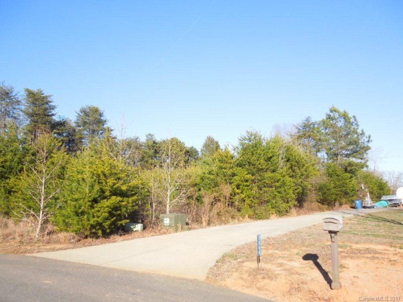 Property image 3 at 5252 Ridge Lane Circle, Sherrills Ford, NC 28673