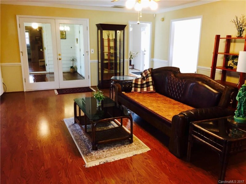 Property image 4 at 4921 Spring Lane, Charlotte, NC 28213