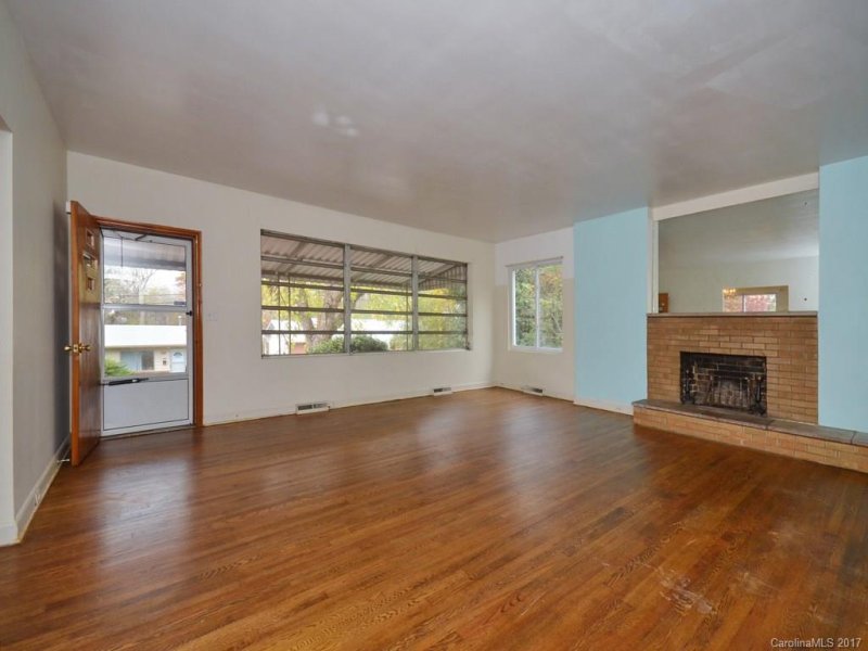 Property image 2 at 110 Fairfax Avenue, Asheville, NC 28806