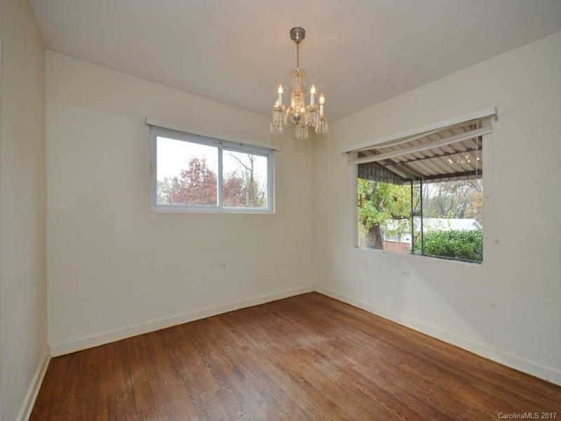 Property image 3 at 110 Fairfax Avenue, Asheville, NC 28806