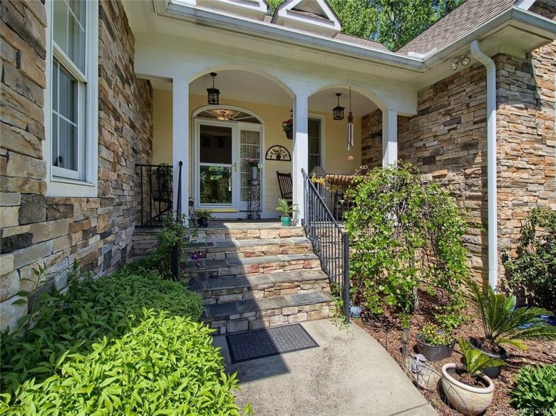 Property image 3 at 69 Benhurst Court, Hendersonville, NC 28791