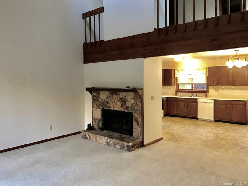 Property image 5 at 9 Coventry Court, Fletcher, NC 28732