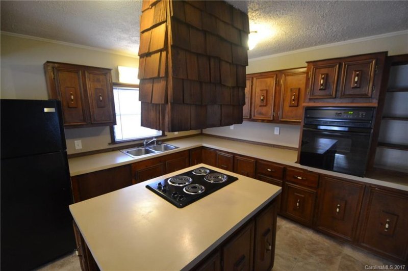 Property image 2 at 3331 Eastwood Drive, Charlotte, NC 28205