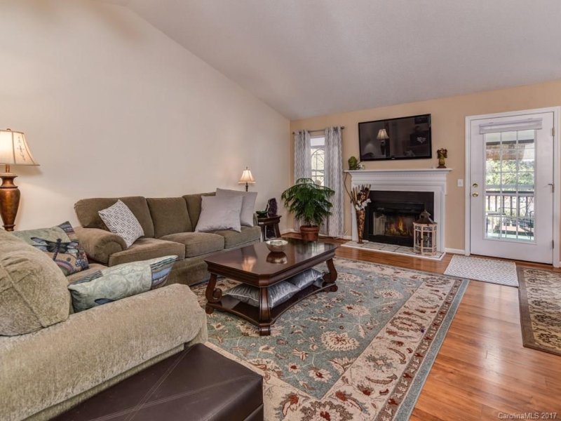 Property image 3 at 26 Woodridge View Court, Hendersonville, NC 28791