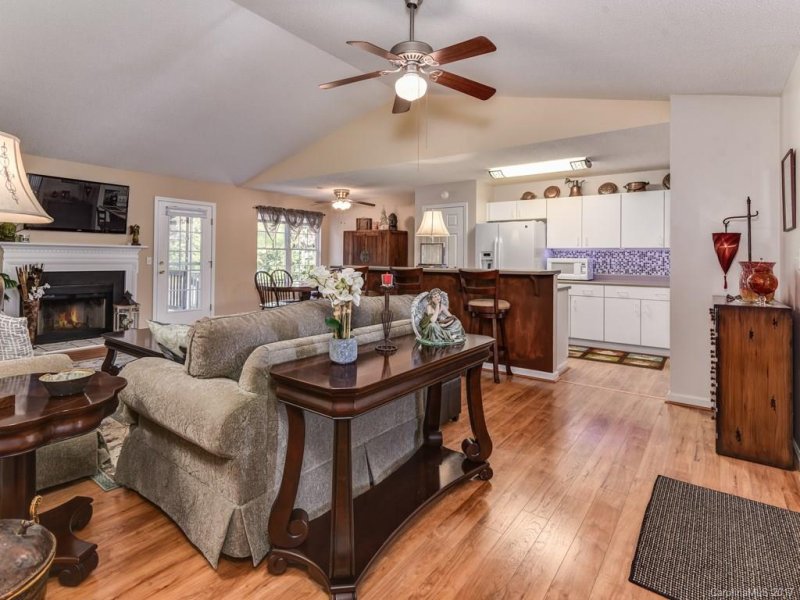 Property image 4 at 26 Woodridge View Court, Hendersonville, NC 28791