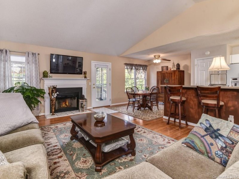 Property image 5 at 26 Woodridge View Court, Hendersonville, NC 28791