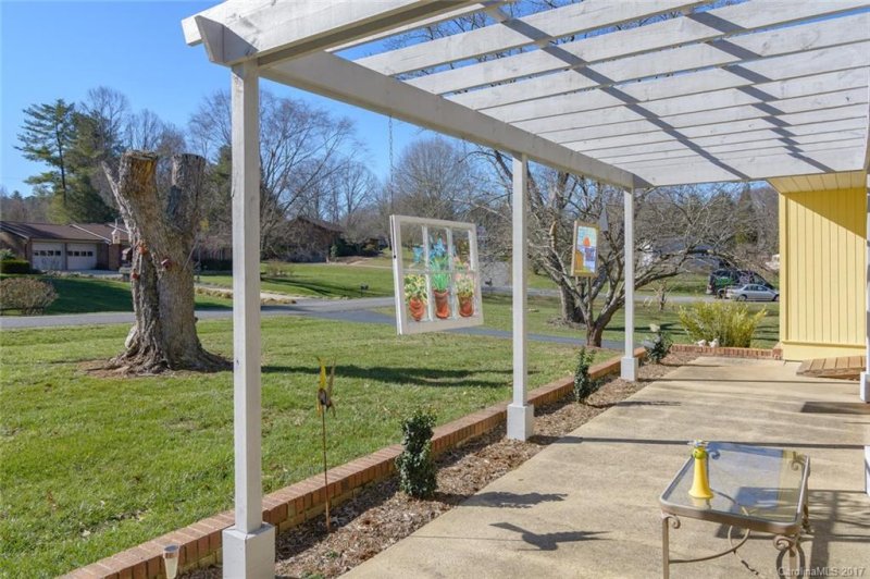 Property image 5 at 303 Melissa Way, Hendersonville, NC 28791