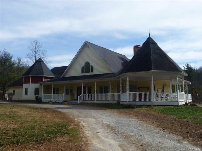 Property image 2 at 123 Dawn Valley Drive, Hendersonville, NC 28792