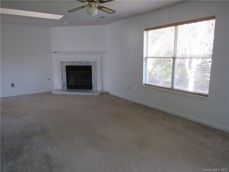 Property image 5 at 572 Woodfield Lane, Hendersonville, NC 28791