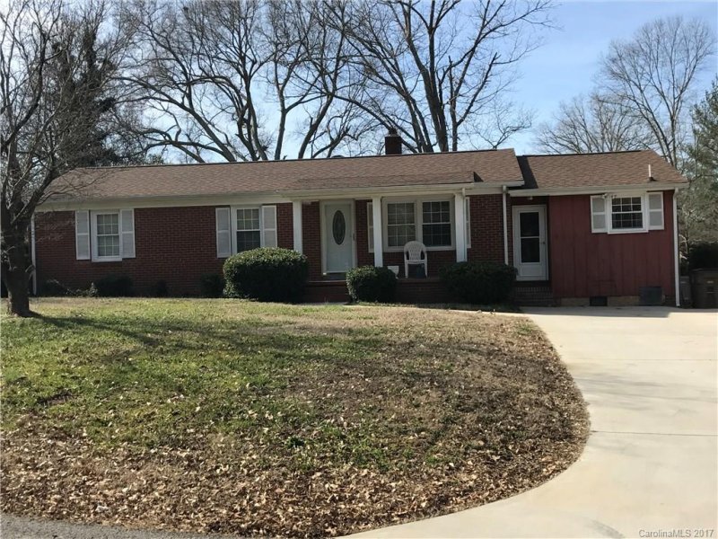 1338 Kings Circle