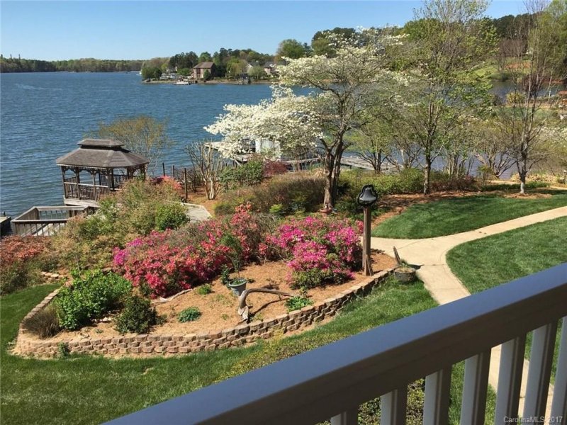 Property image 2 at 2727 Westview Drive, Sherrills Ford, NC 28673