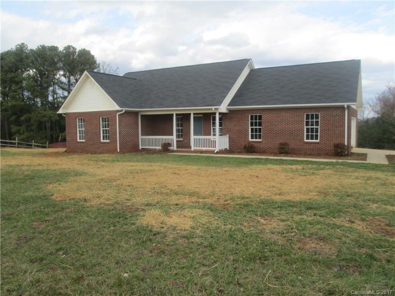 Property image 2 at 1736 Redberry Lane, Conover, NC 28613