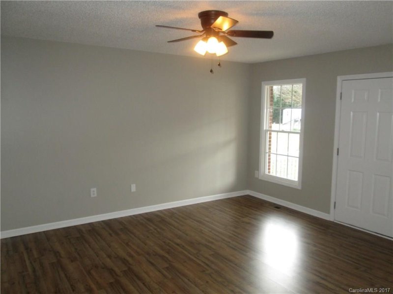 Property image 4 at 1736 Redberry Lane, Conover, NC 28613