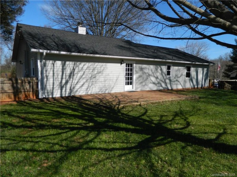 Property image 3 at 118 Little Forest Lane, Statesville, NC 28625