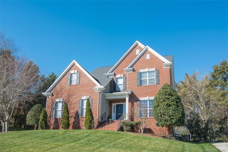 Property image 2 at 10516 Rougemont Lane, Charlotte, NC 28277