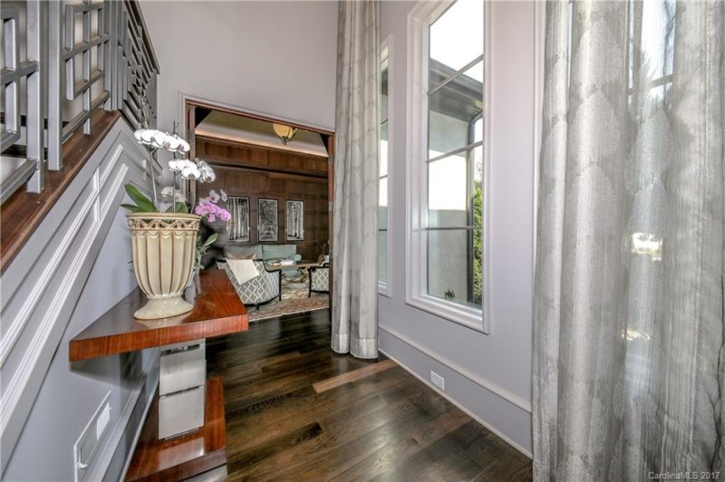 Property image 2 at 5924 Saint John Lane, Charlotte, NC 28210