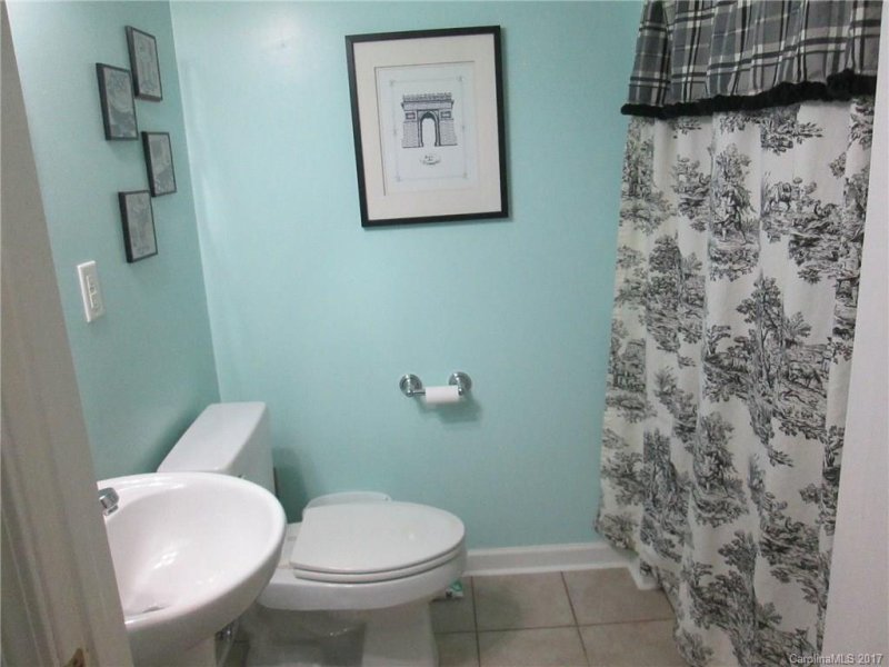 Property image 4 at 6 Rotunda Circle, Asheville, NC 28806