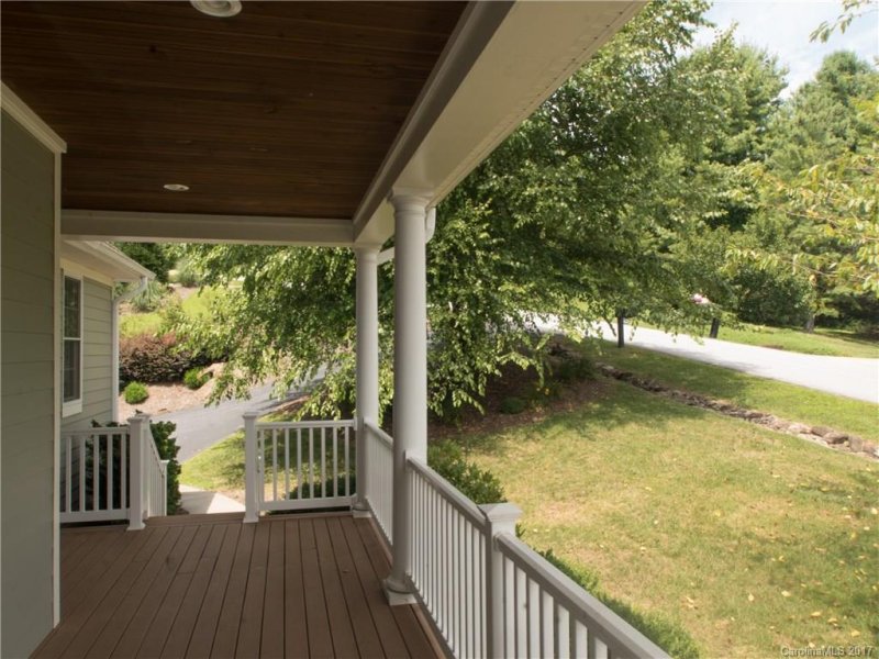 Property image 4 at 910 Rickel Drive, Hendersonville, NC 28739