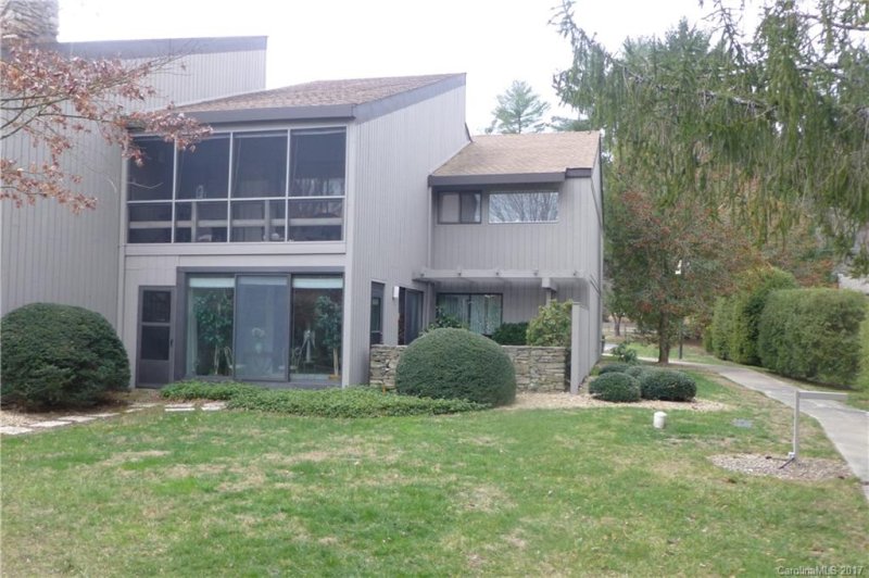 Property image 3 at 5 Lakemoor Lane, Hendersonville, NC 28739