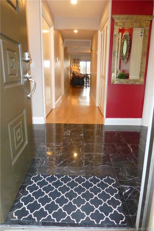 Property image 4 at 5 Lakemoor Lane, Hendersonville, NC 28739