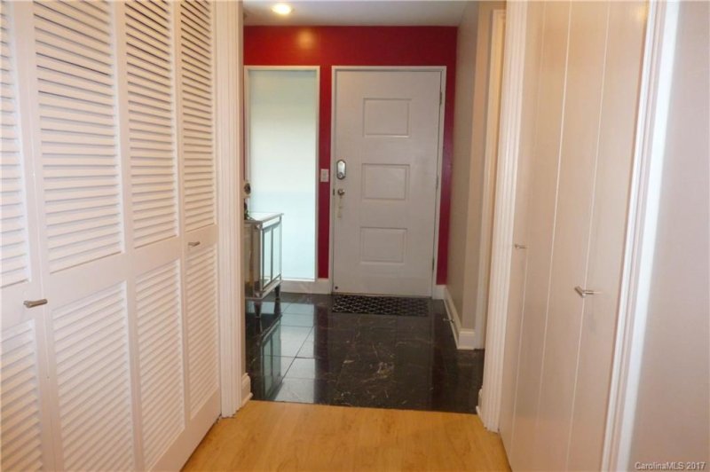 Property image 5 at 5 Lakemoor Lane, Hendersonville, NC 28739