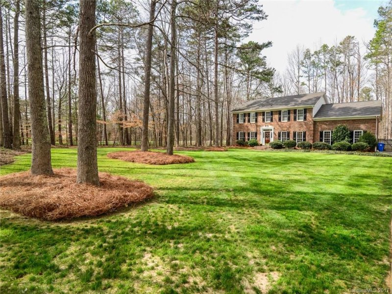 Property image 2 at 1401 Longleaf Court, Matthews, NC 28104