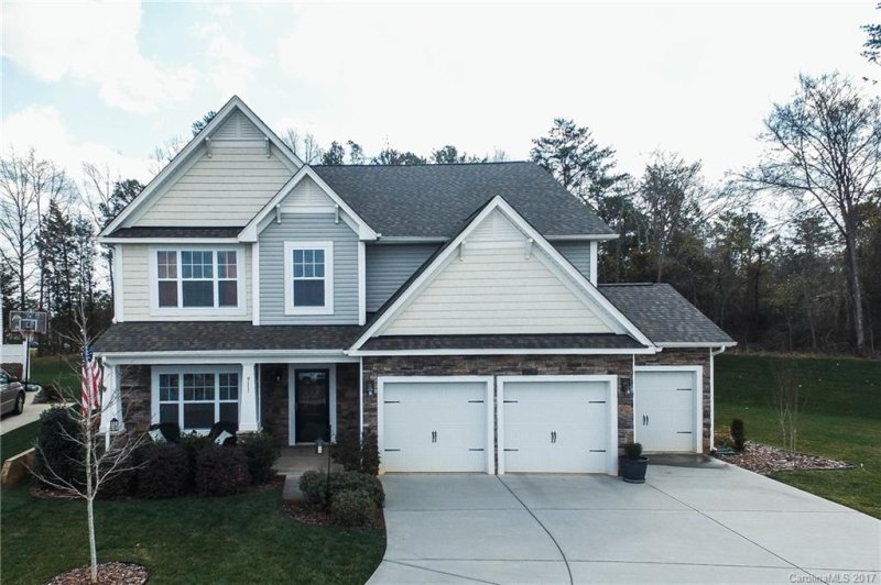 911 Forbes Road
