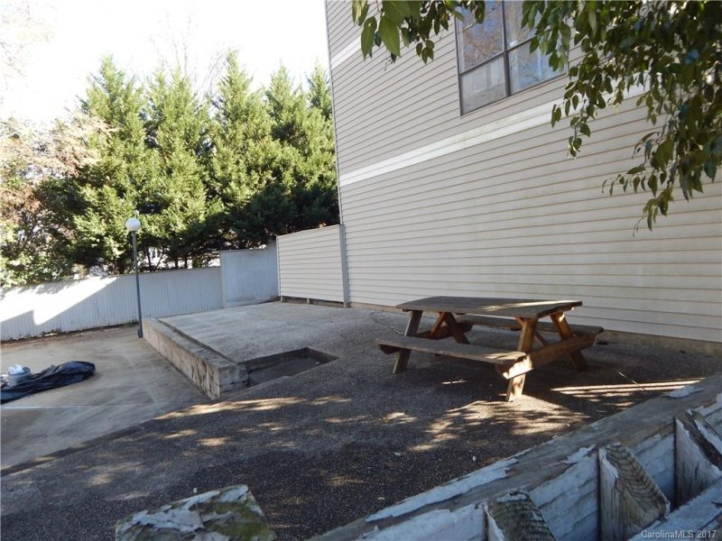 Property image 5 at 1614 Flynwood Drive, Charlotte, NC 28205