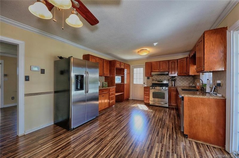 Property image 4 at 720 Park Avenue, Mooresville, NC 28115