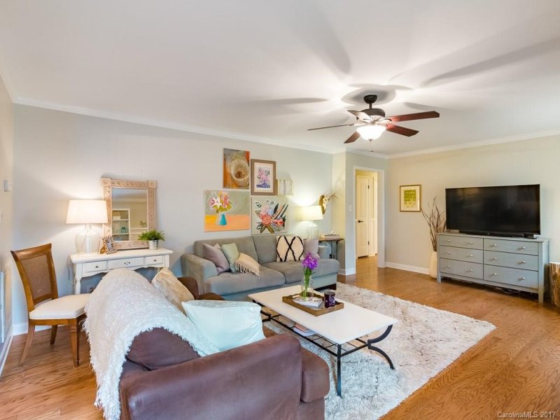 Property image 4 at 7136 Hillside Lane, Charlotte, NC 28226