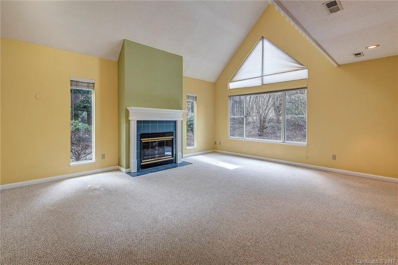 Property image 2 at 5 Stuart Circle, Asheville, NC 28804