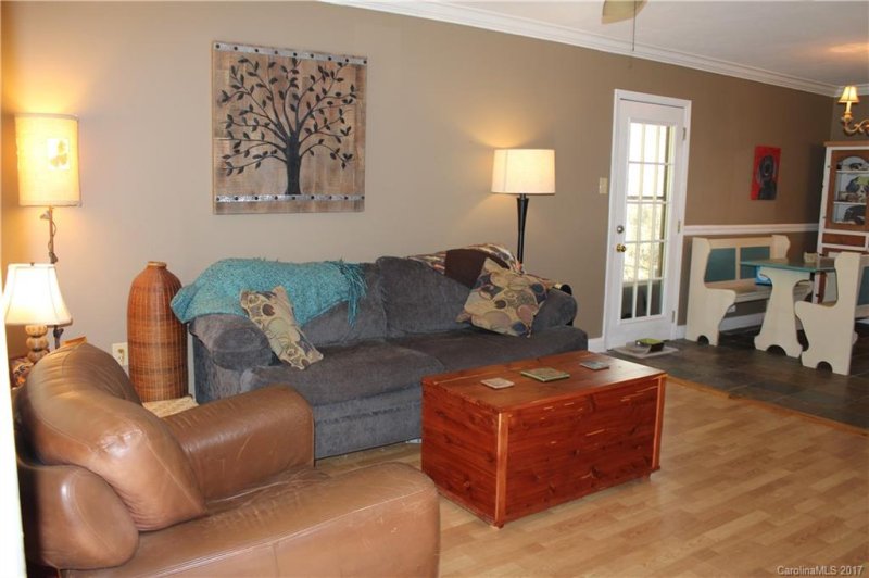 Property image 2 at 10 Hillview Circle, Asheville, NC 28805