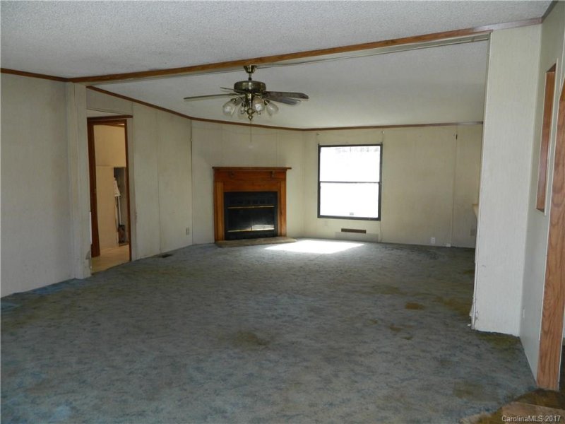 Property image 2 at 2904 Burnt Leaf Lane, Newton, NC 28658