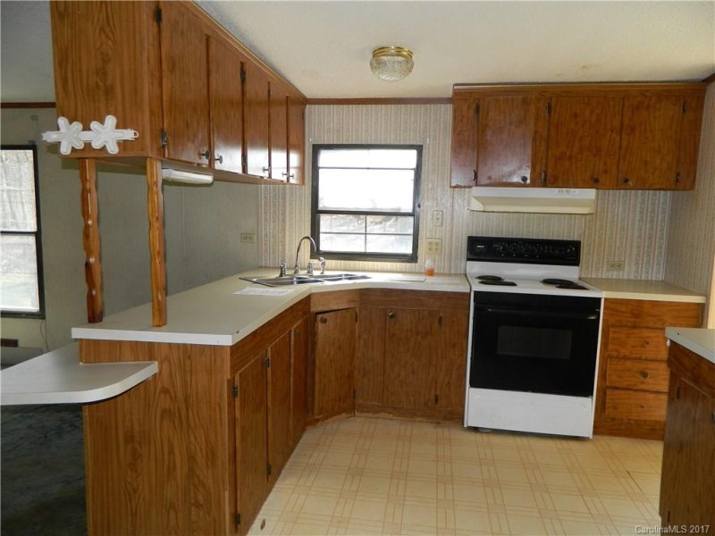 Property image 5 at 2904 Burnt Leaf Lane, Newton, NC 28658