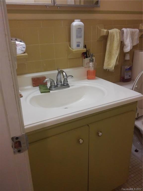 Property image 2 at 427 6th Avenue, Hendersonville, NC 28739