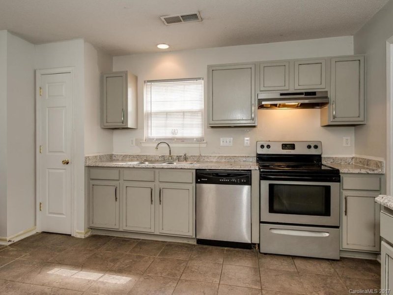 Property image 5 at 6118 Patric Alan Court, Charlotte, NC 28216