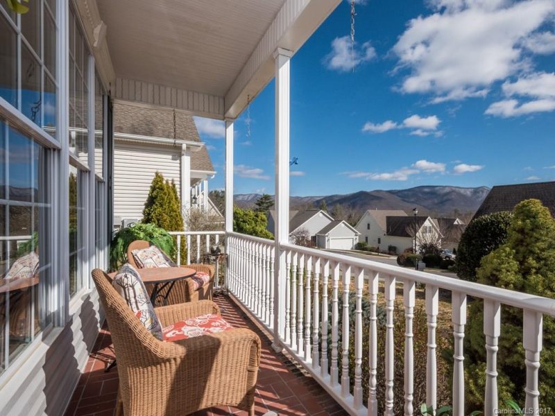 Property image 2 at 105 Willow Oak Drive, Asheville, NC 28805